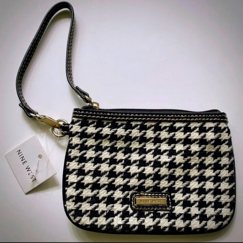 Houndstooth Wristlet